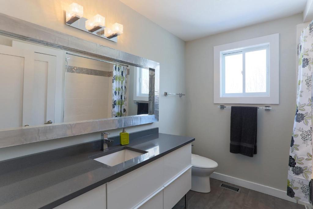 Boardwalk Homes - Executive Guest Rooms & Townhomes Kitchener Room photo