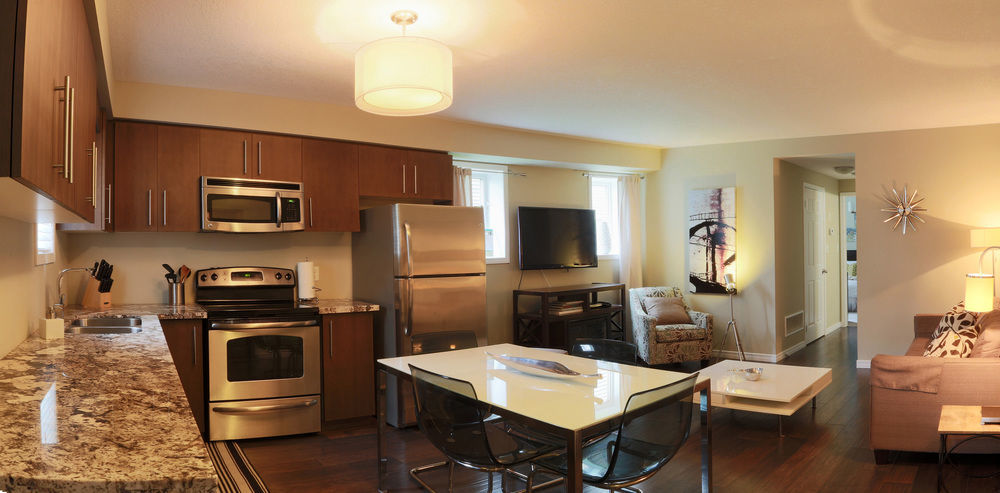Boardwalk Homes - Executive Guest Rooms & Townhomes Kitchener Exterior photo