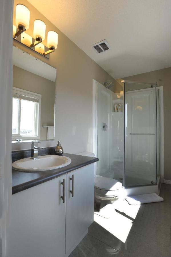 Boardwalk Homes - Executive Guest Rooms & Townhomes Kitchener Room photo